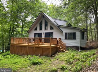 125 Fly Rod Ct, Pocono Lake, PA 18347