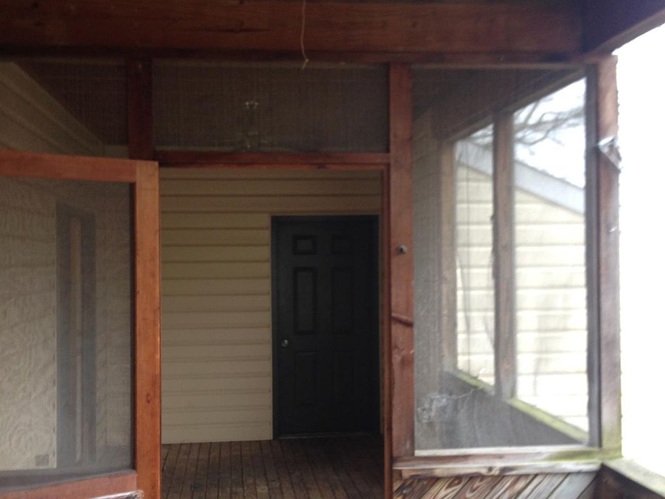 2nd image of 424 Harrodsburg Ln APT 9