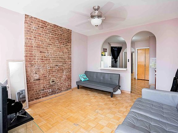 5th image of 307 E 104th St #3C