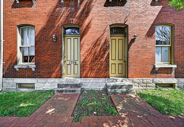 1704 S Tucker Blvd #A — Photo 2