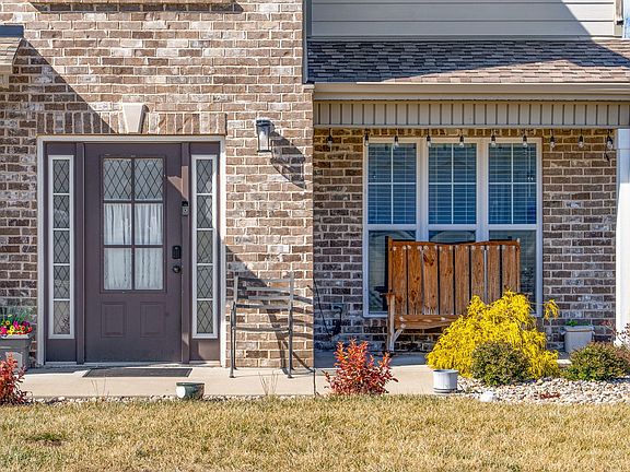 3rd image of 1525 Collins View Way
