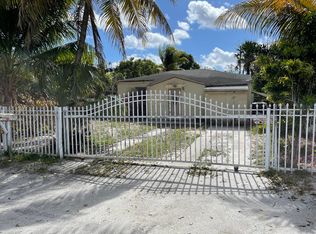 1346 Sesame St, Opa Locka, FL 33054