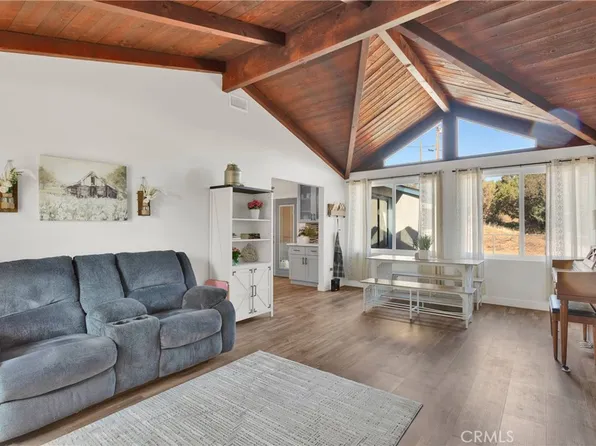 10634 Mesquite St, Oak Hills, CA 92344