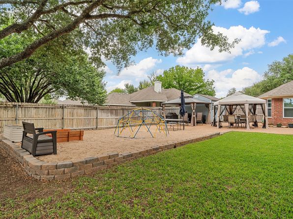 908 Snow Mass Dr, Hewitt, TX 76643