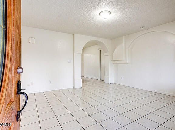 3rd image of 7627 W SELLS Drive
