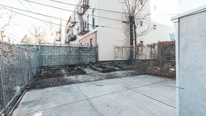 Rented by Nooklyn NYC LLC | media 11