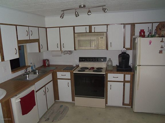 3rd image of 927 Oleander Cir