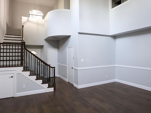 3rd image of 1430 N Washington Ave APT E