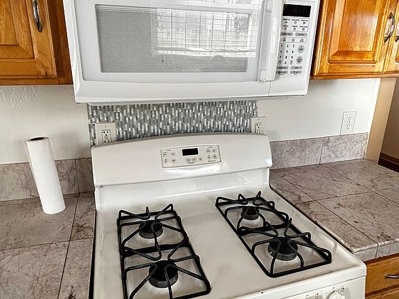 4th image of 4269 47th St