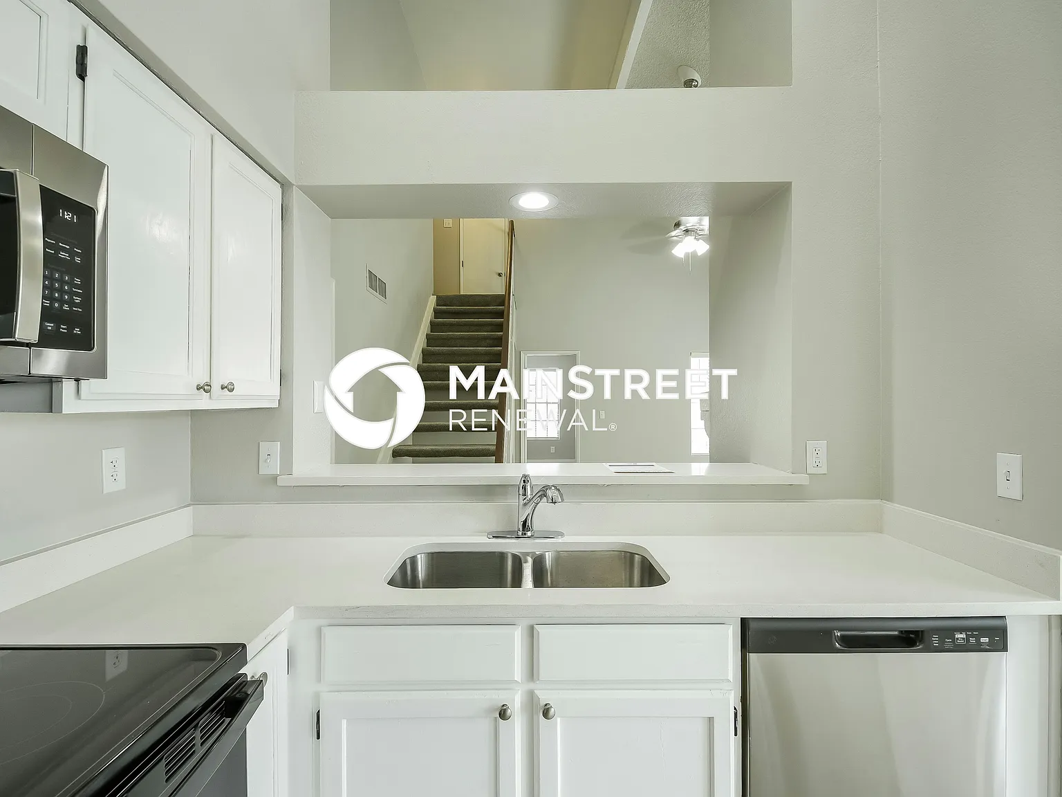 2229 W Ross Ave — Photo 4