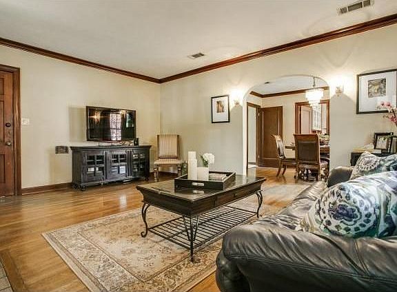 5th image of 1019 Clermont Ave