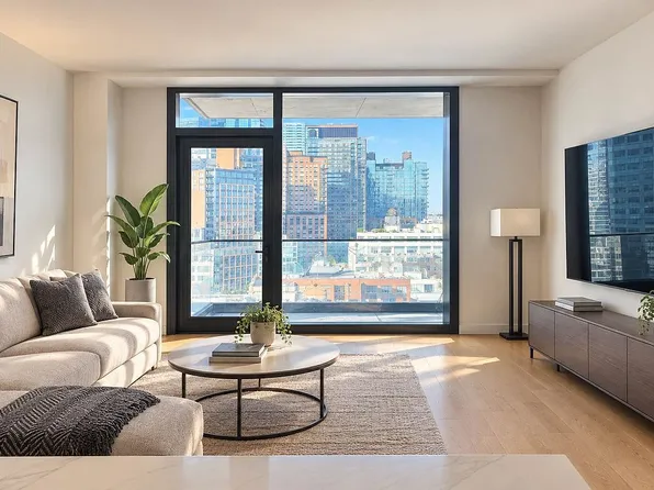 45-30 Pearson St #15B, Long Island City, NY 11101