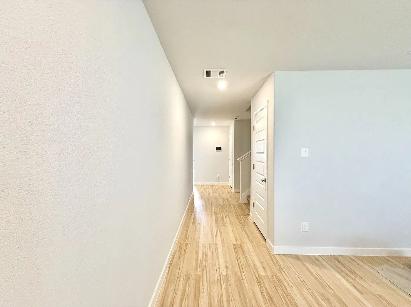 Spacious 5 Bedroom House in Cleveland — Photo 3
