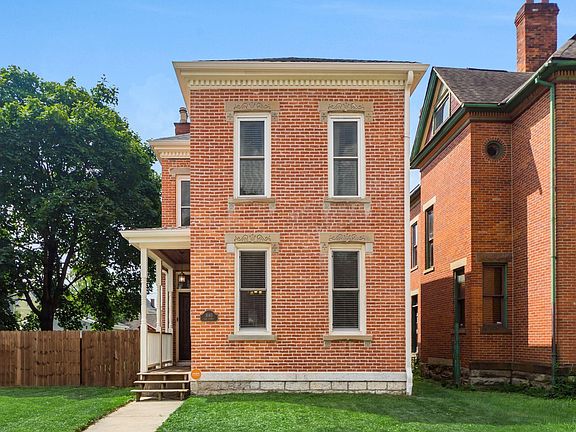 2nd image of 1043 Oak St