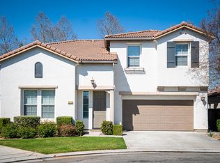 1914 N Larose Ln, Clovis, CA 93619
