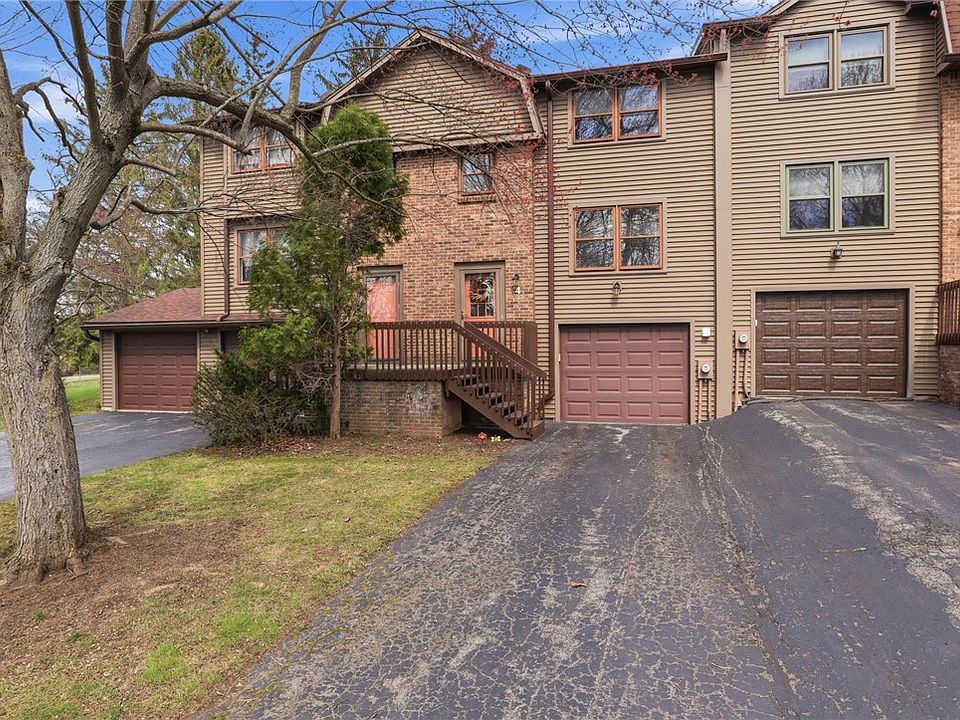 1st image of 4 Chesterton Ct