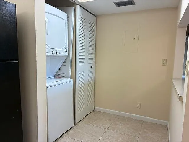 726 Sunny Pine Way #B1 — Photo 6