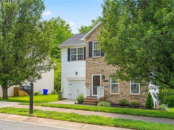 3rd image of 1147 Briarwood Dr