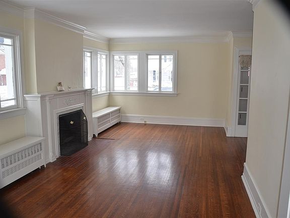 5th image of 417 E Beardsley Ave