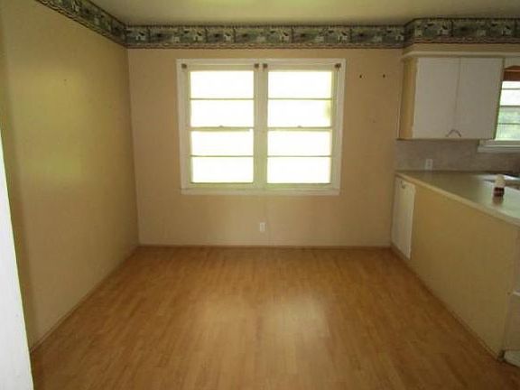 5th image of 1203 E Delaware Ave
