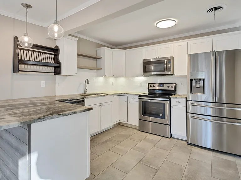4853 Marion Ave — Photo 7