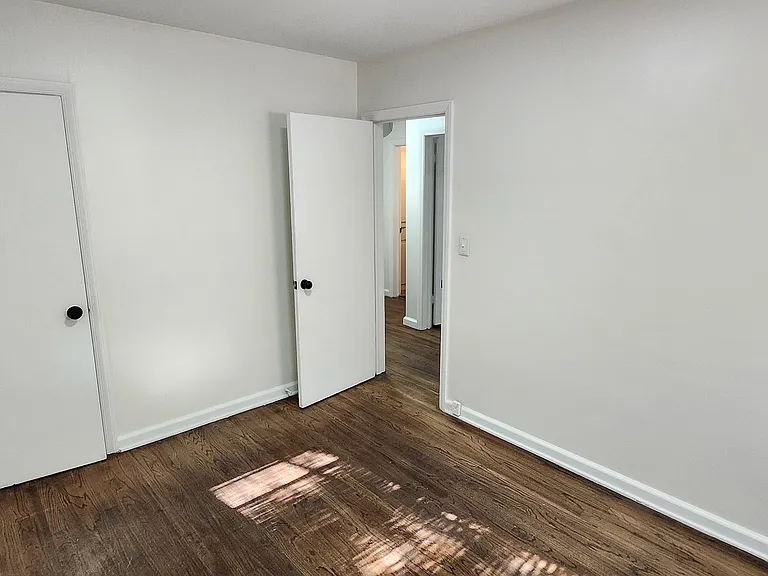 2752 Hawthorne Dr — Photo 10