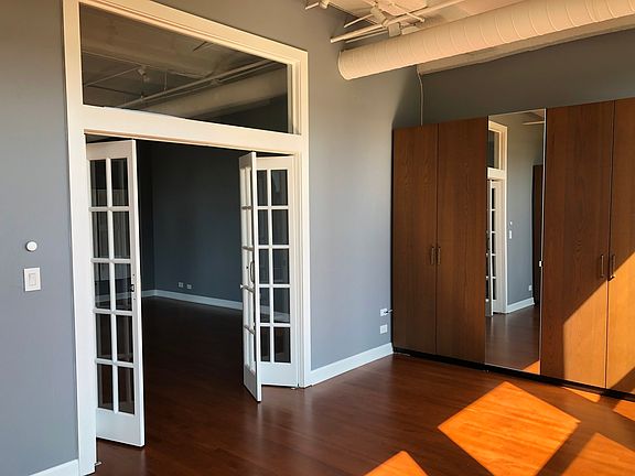 2nd image of 633 S Plymouth Ct APT 1208