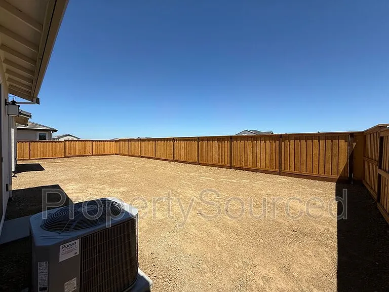 1336 N Martorella Ave — Photo 67