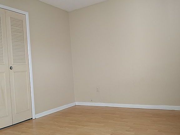 4th image of 5053 Ferncrest Dr