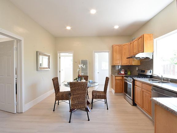 5th image of 13940 Markingdon Ave