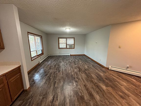 2nd image of 2039 Crescent Rd APT 4