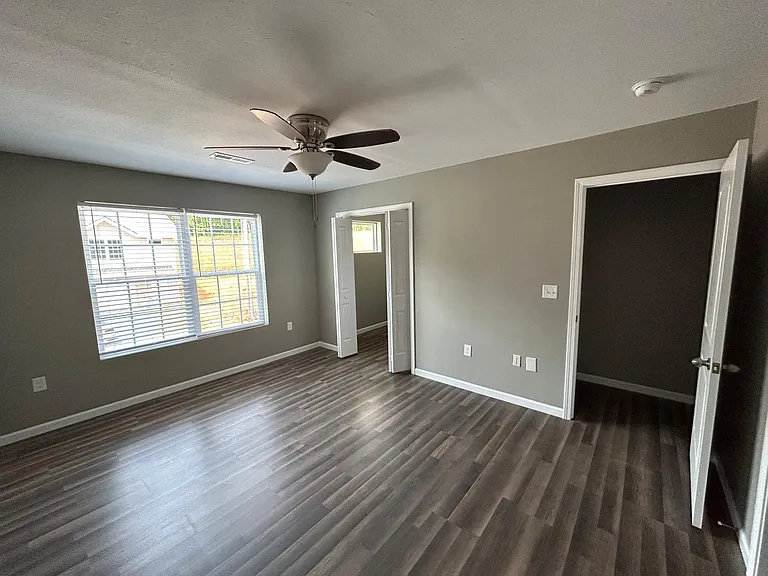 286 Keswick Dr #100 — Photo 8
