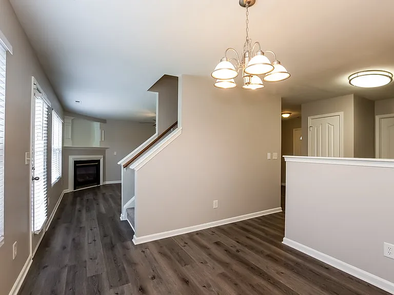 717 Aberdeen Glen Pl — Photo 8