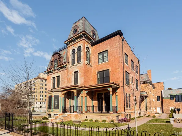 229 Edmund Pl #2, Detroit, MI 48201