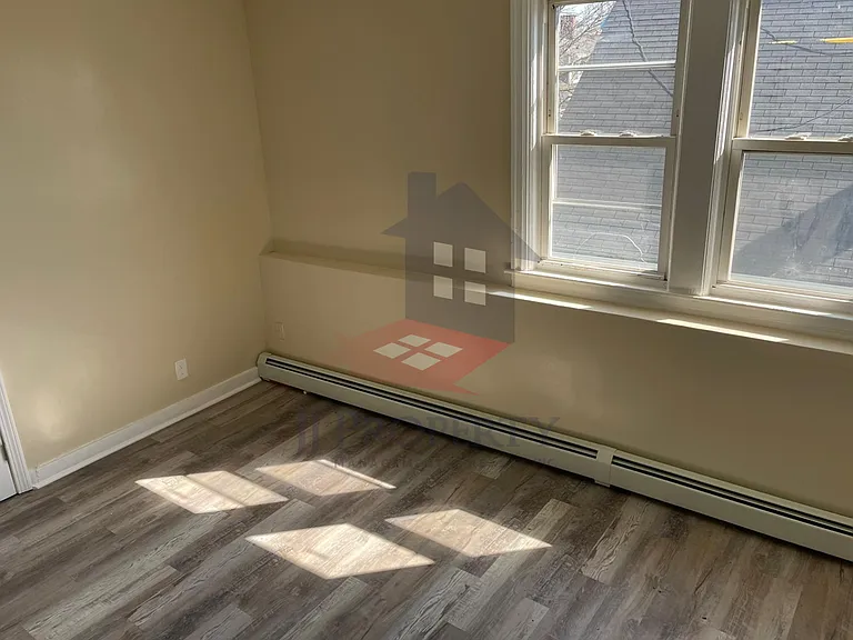 31 Hawthorne St #3 — Photo 6