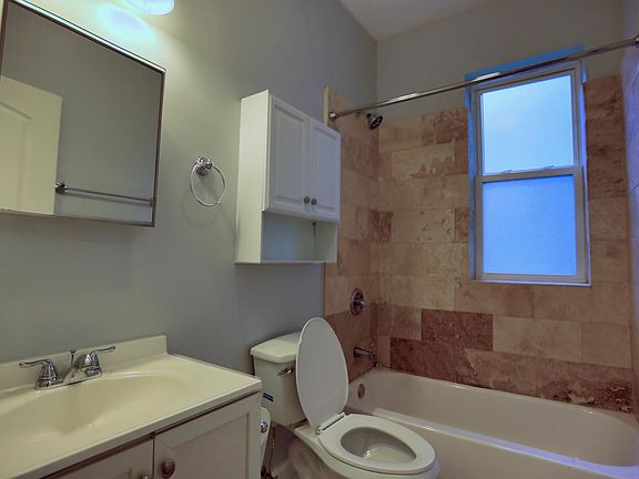5th image of 2439 W Hirsch St #1
