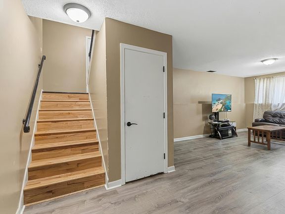 4th image of 11440 Jonquil St NW