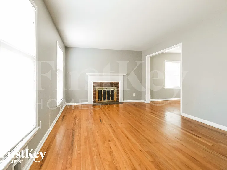 9648 Roe Ave — Photo 3