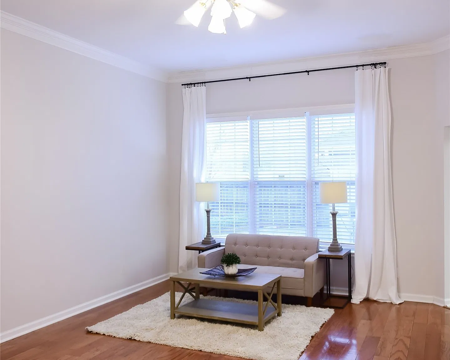 3 bed, 2.0 bath, 1519 sqft, $1,800 — Photo 3