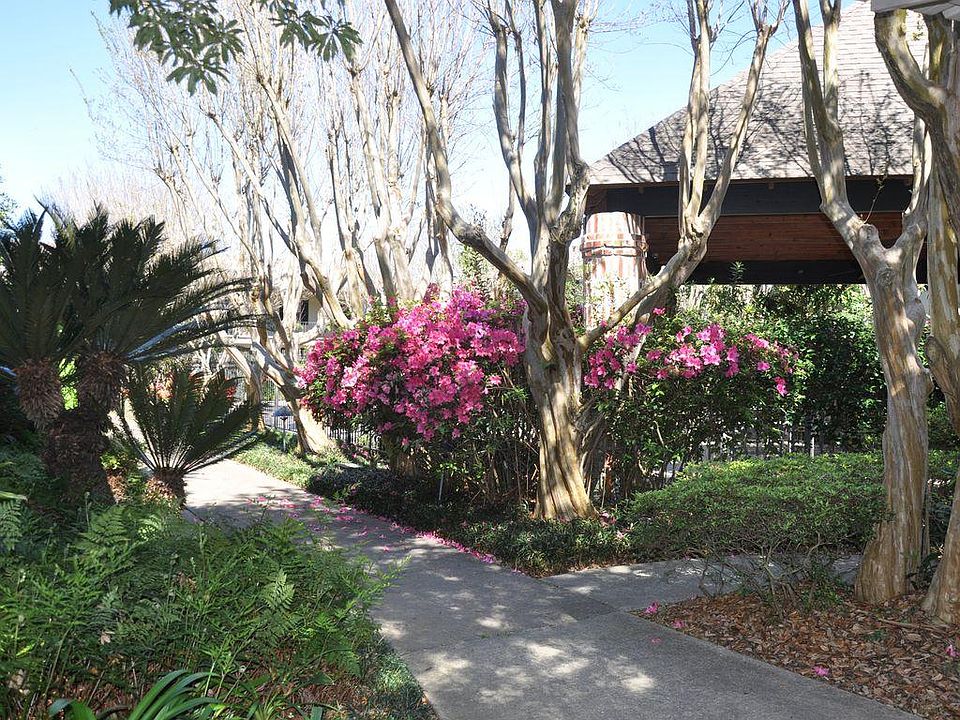 Walkway to Unit