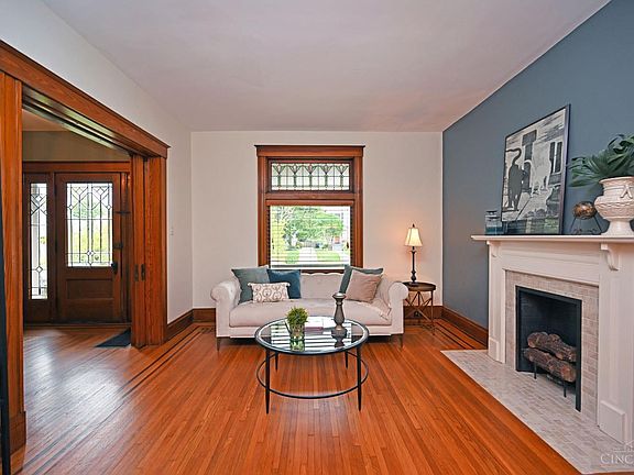 2nd image of 3913 Millsbrae Ave