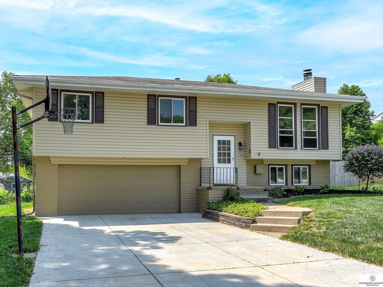 7521 Josephine St, La Vista, NE 68128 Zillow