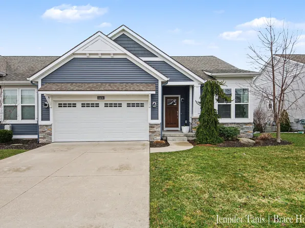 11456 Wake Dr, Allendale, MI 49401