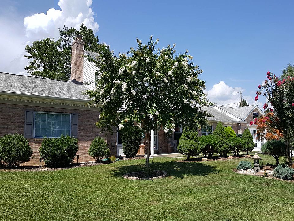 2nd image of 1411 Saratoga Dr