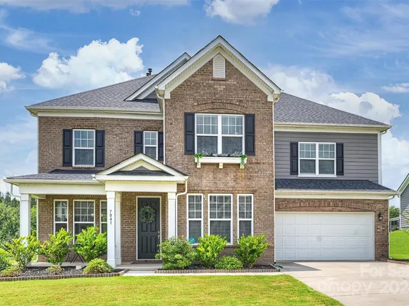 7041 Irongate Dr, Lancaster, SC 29720