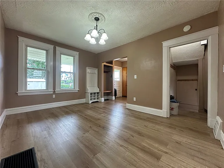 431 W Wayne St — Photo 10