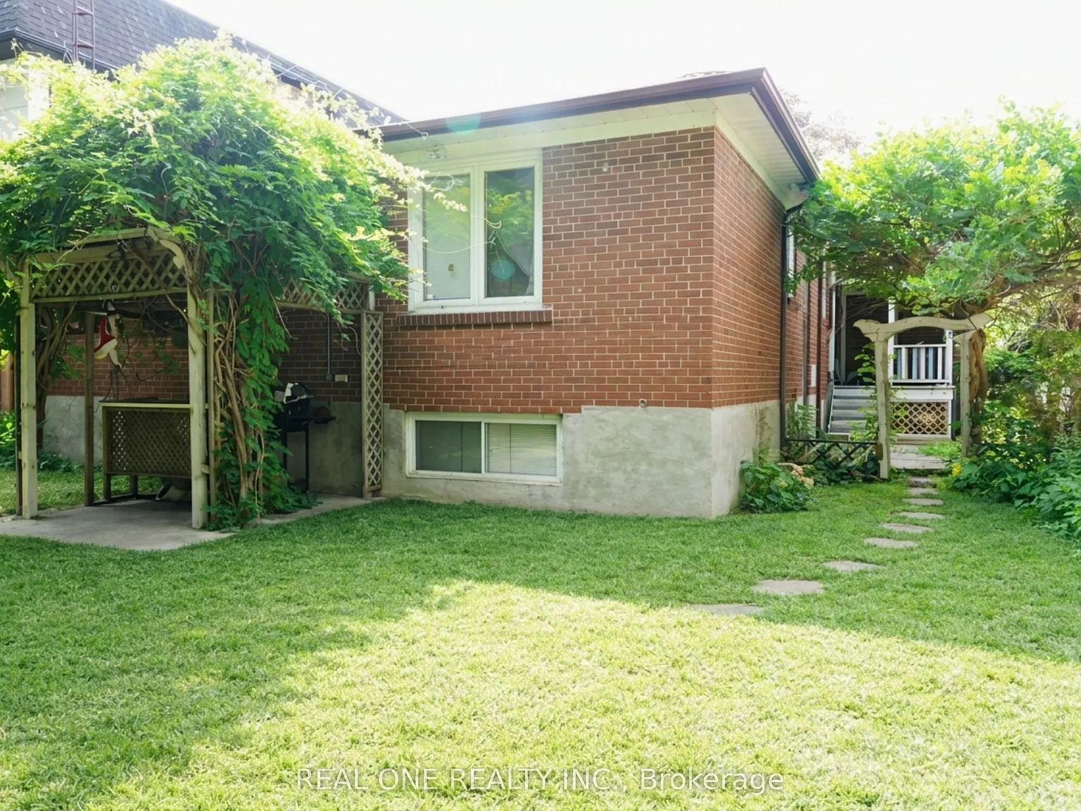 5 bed, $3,899 — Photo 4