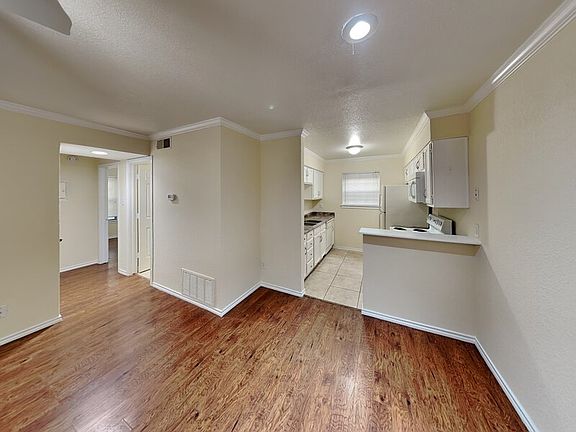2nd image of 3430 W 4th St #3