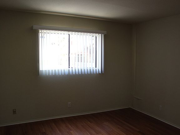 4th image of 11215 Camarillo St APT 204