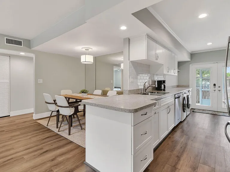 11521 Landing Pl #E1 — Photo 9